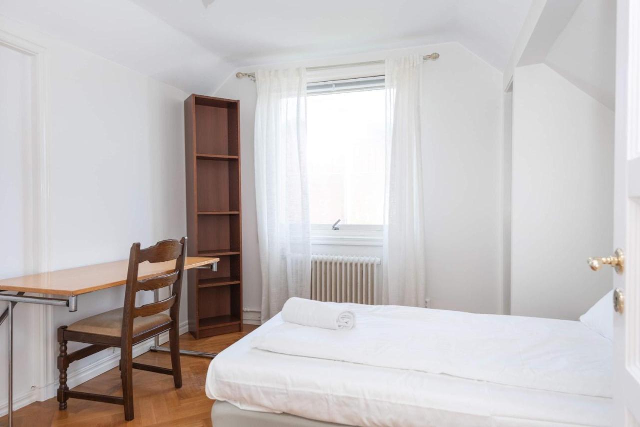 White & Bright Room In A Shared Apartment Göteborg Eksteriør billede